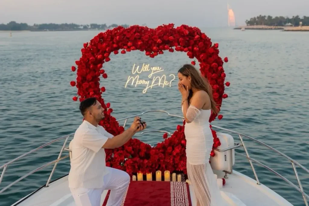 wedding proposal in yacht proposal