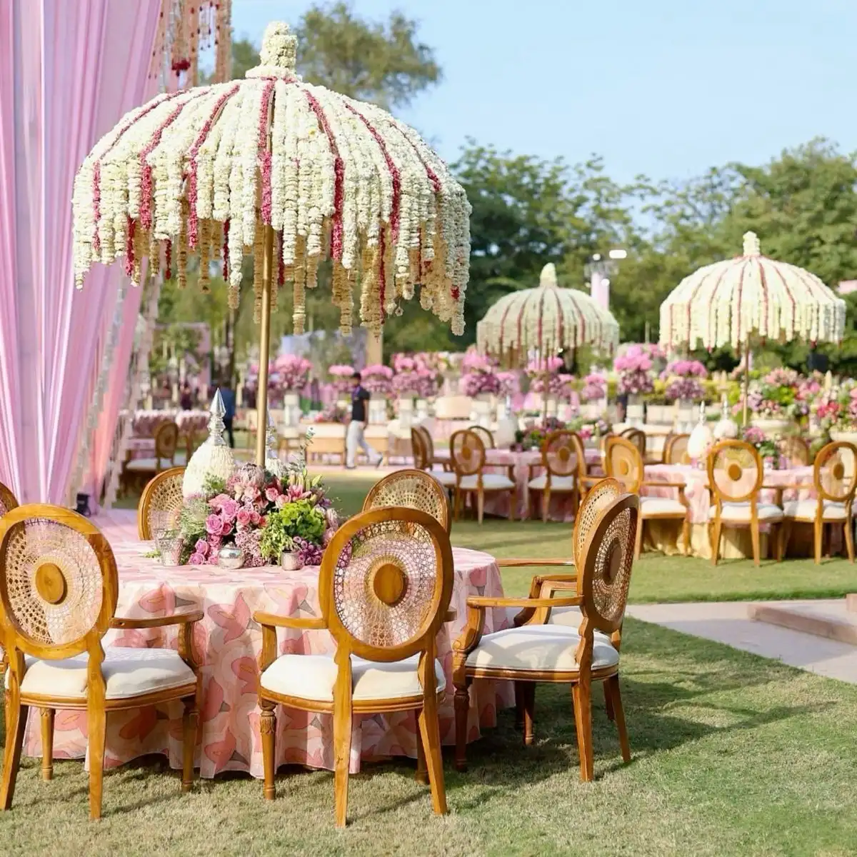 Luxury wedding catering services in Dubai with elegant table setup